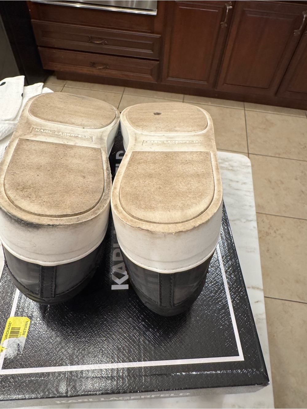 Karl Lagerfeld Black and White Karl Cat Logo Low-Top Sneakers - Picture 8 of 10